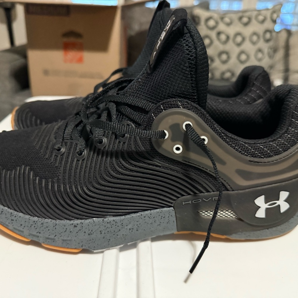 Under Armour Men's Black and Gray Athletic Shoes